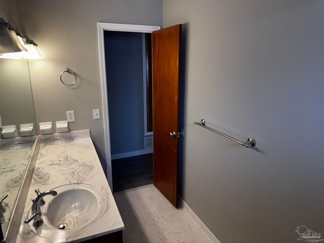 5941 Leesway Blvd, Pensacola, FL 32504