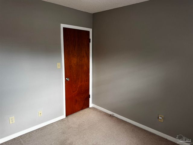 5941 Leesway Blvd, Pensacola, FL 32504