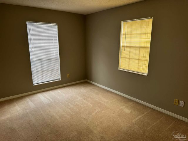 5941 Leesway Blvd, Pensacola, FL 32504