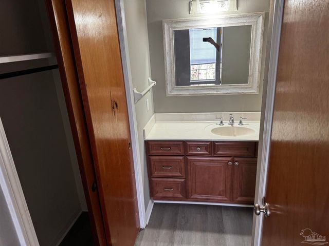 5941 Leesway Blvd, Pensacola, FL 32504