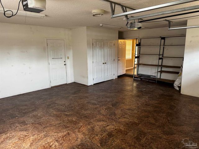 5941 Leesway Blvd, Pensacola, FL 32504