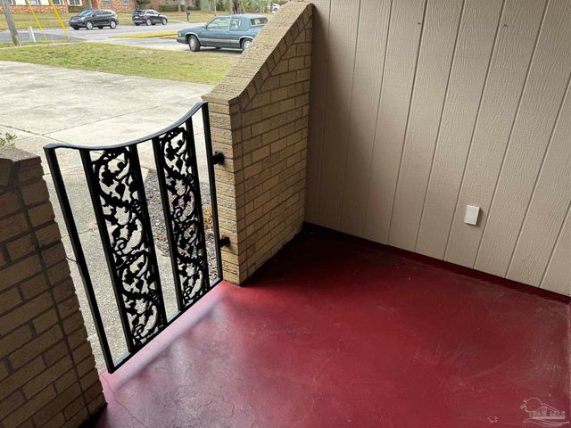 5941 Leesway Blvd, Pensacola, FL 32504