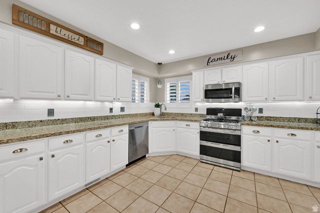 4412 W LENNOX DR, South Jordan, UT 84009