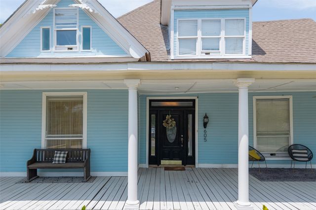 605 E 9th Street, Kemp, TX 75143