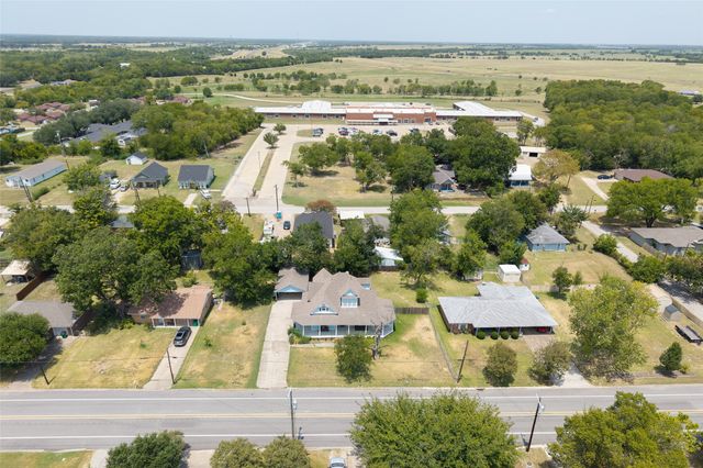 605 E 9th Street, Kemp, TX 75143