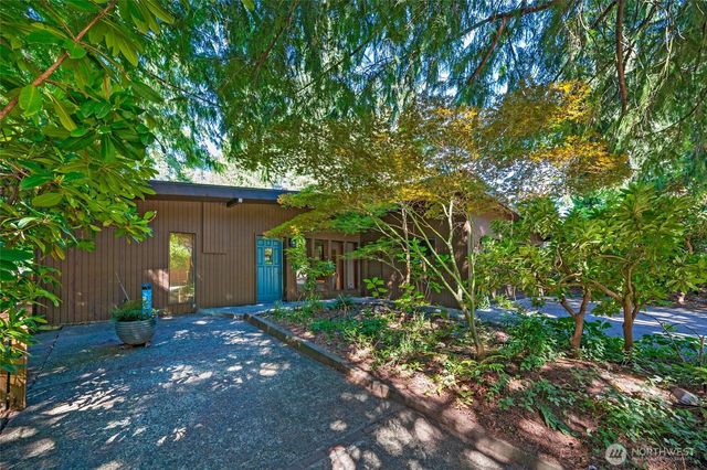10733 Bartlett Avenue NE, Seattle, WA 98125