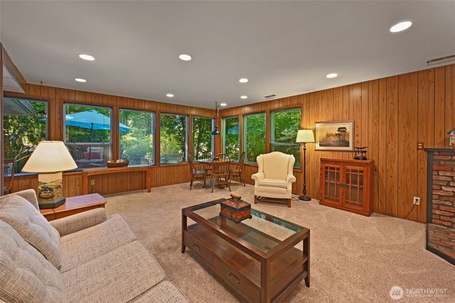 10733 Bartlett Avenue NE, Seattle, WA 98125
