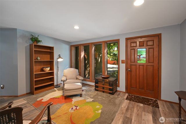 10733 Bartlett Avenue NE, Seattle, WA 98125