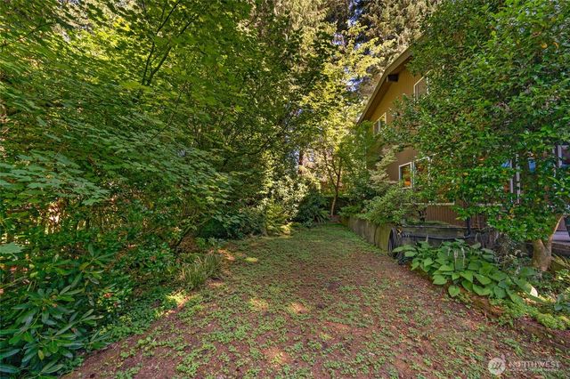 10733 Bartlett Avenue NE, Seattle, WA 98125