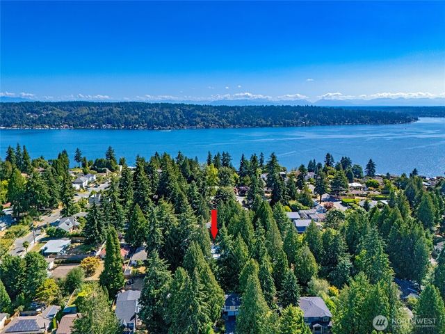 10733 Bartlett Avenue NE, Seattle, WA 98125