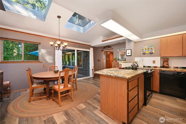 10733 Bartlett Avenue NE, Seattle, WA 98125