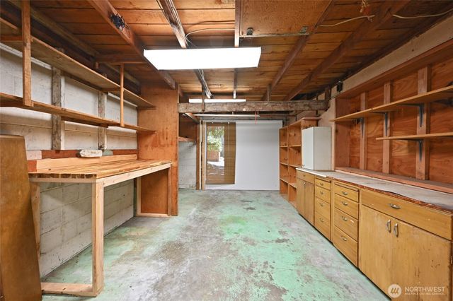 10733 Bartlett Avenue NE, Seattle, WA 98125