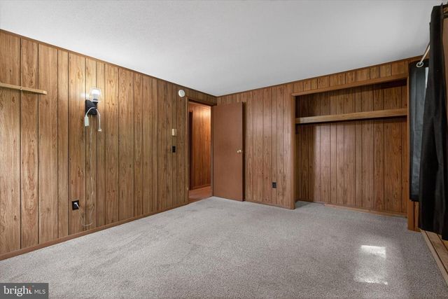 1048 CREEK RD, Manheim, PA 17545