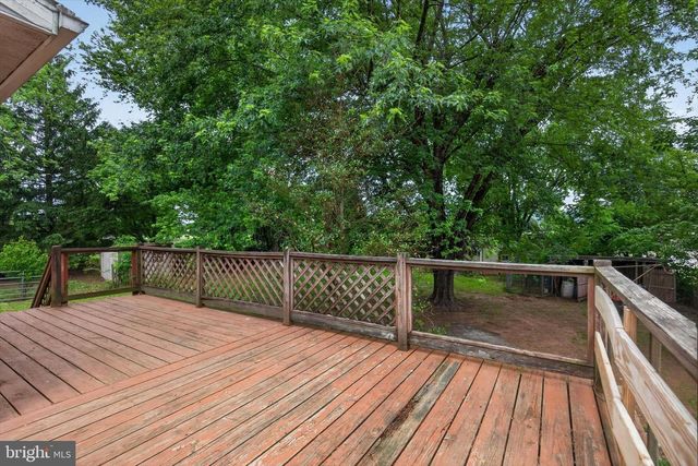 1048 CREEK RD, Manheim, PA 17545