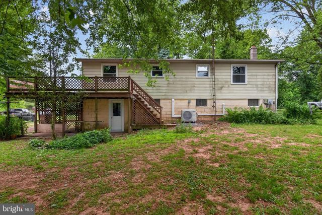 1048 CREEK RD, Manheim, PA 17545