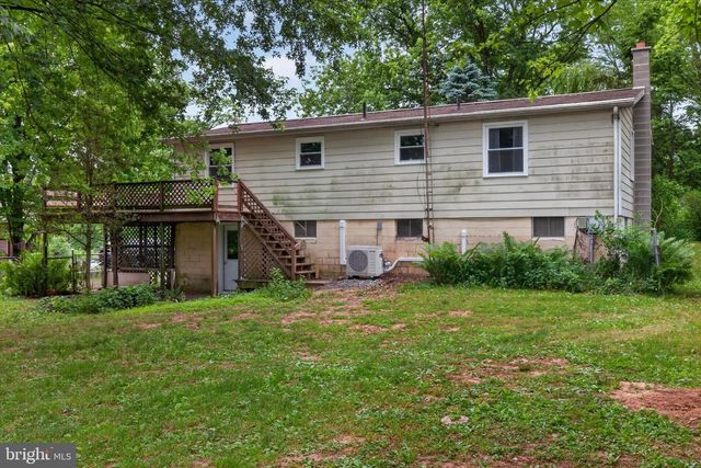 1048 CREEK RD, Manheim, PA 17545
