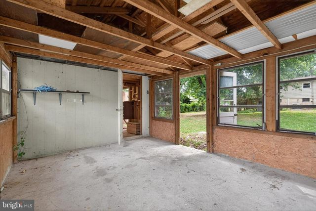 1048 CREEK RD, Manheim, PA 17545