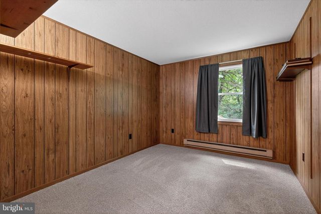 1048 CREEK RD, Manheim, PA 17545