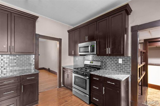 4925 Schollmeyer Avenue, St Louis, MO 63109