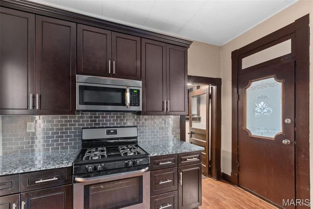 4925 Schollmeyer Avenue, St Louis, MO 63109