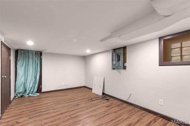 4925 Schollmeyer Avenue, St Louis, MO 63109