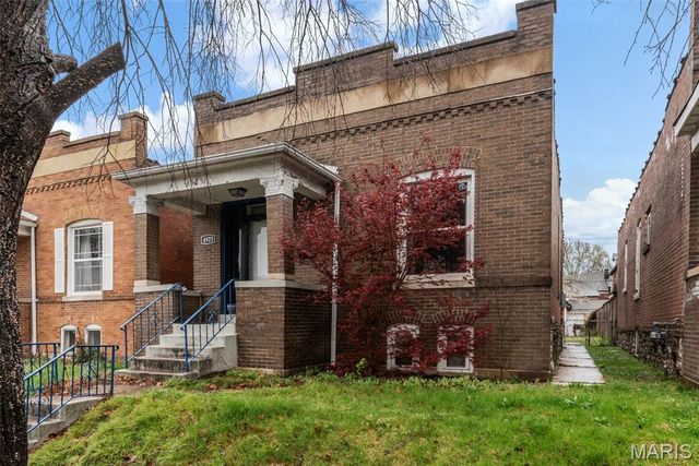 4925 Schollmeyer Avenue, St Louis, MO 63109