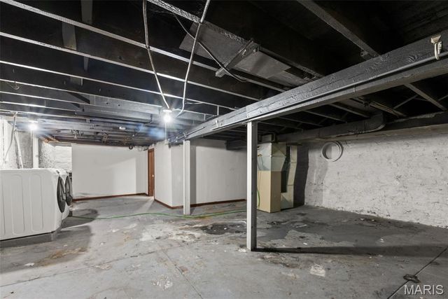 4925 Schollmeyer Avenue, St Louis, MO 63109