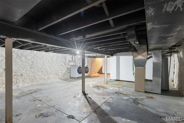 4925 Schollmeyer Avenue, St Louis, MO 63109