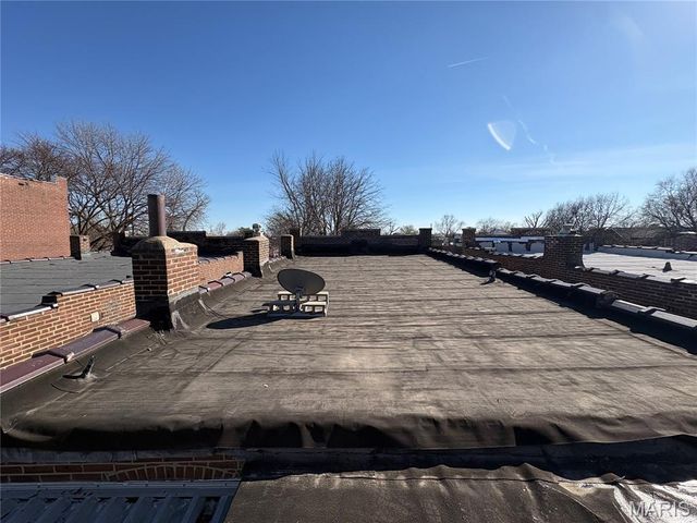 4925 Schollmeyer Avenue, St Louis, MO 63109