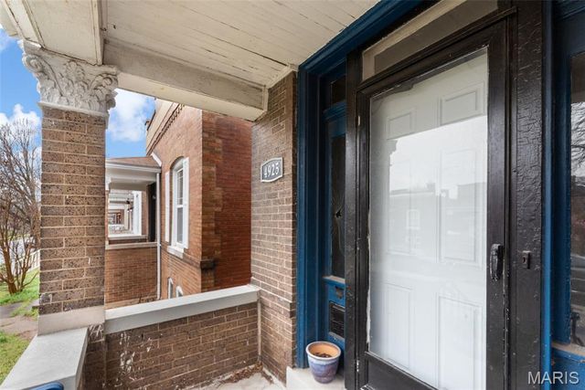 4925 Schollmeyer Avenue, St Louis, MO 63109