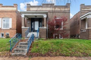 4925 Schollmeyer Avenue, St Louis, MO 63109
