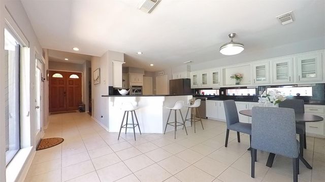 3339 Country Club Boulevard, Stafford, TX 77477