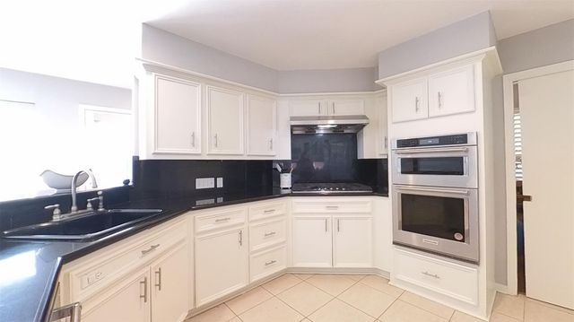 3339 Country Club Boulevard, Stafford, TX 77477