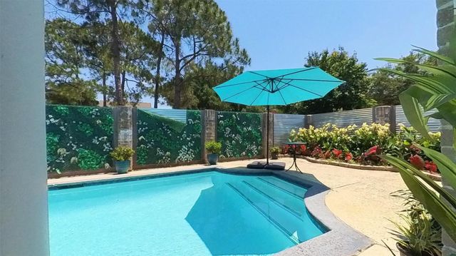 3339 Country Club Boulevard, Stafford, TX 77477