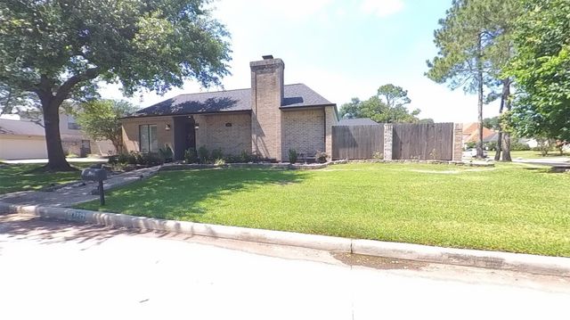 3339 Country Club Boulevard, Stafford, TX 77477