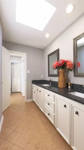3339 Country Club Boulevard, Stafford, TX 77477