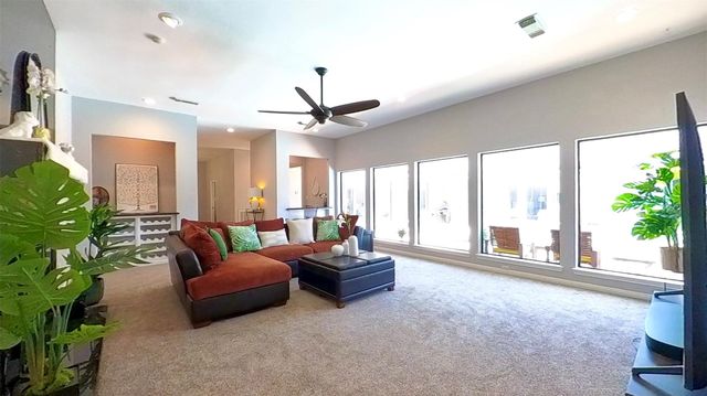 3339 Country Club Boulevard, Stafford, TX 77477