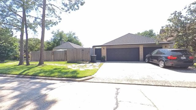 3339 Country Club Boulevard, Stafford, TX 77477