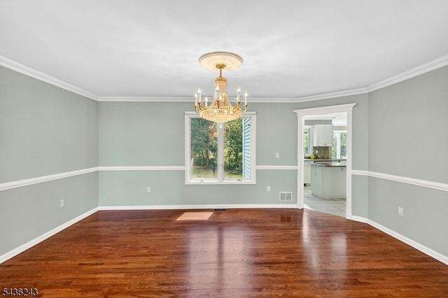 8 Van Duyne Ct, Montville Twp., NJ 07082