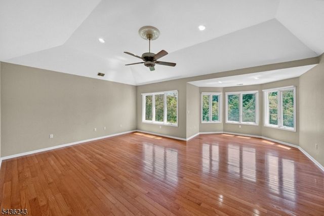 8 Van Duyne Ct, Montville Twp., NJ 07082