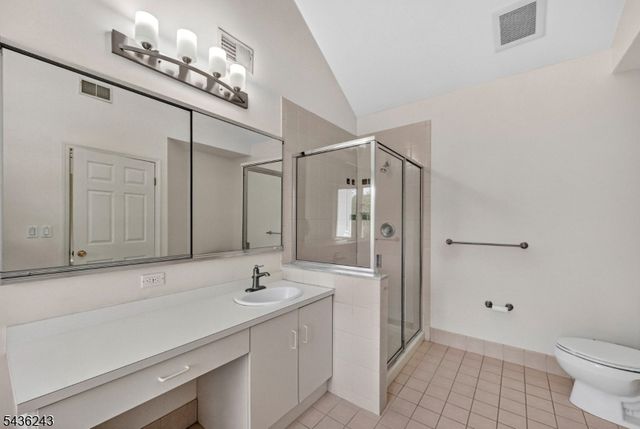 8 Van Duyne Ct, Montville Twp., NJ 07082