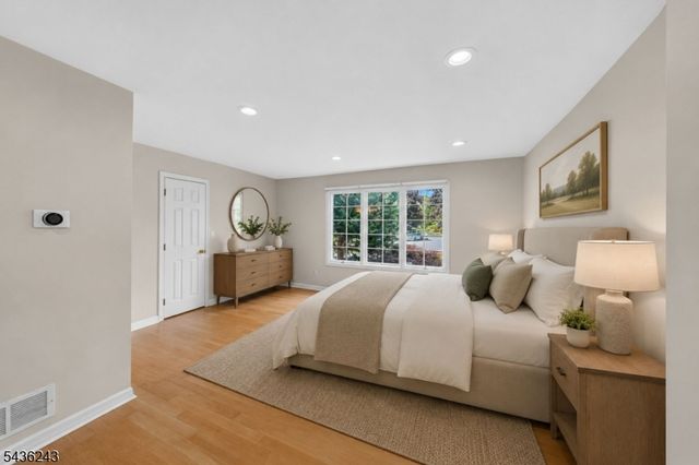 8 Van Duyne Ct, Montville Twp., NJ 07082