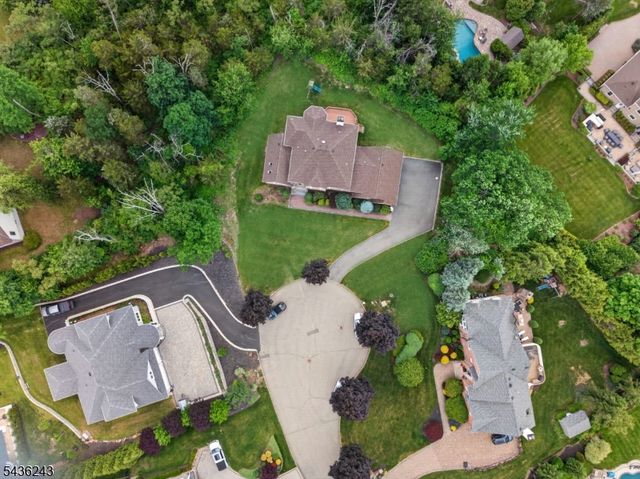 8 Van Duyne Ct, Montville Twp., NJ 07082