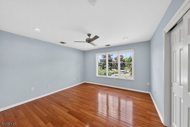 8 Van Duyne Ct, Montville Twp., NJ 07082