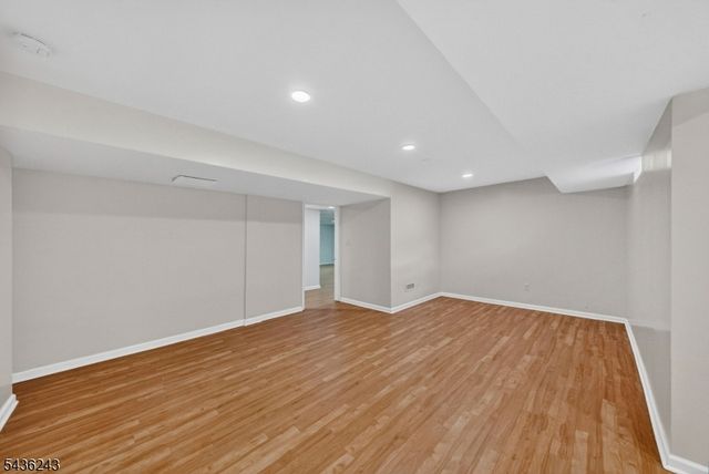 8 Van Duyne Ct, Montville Twp., NJ 07082