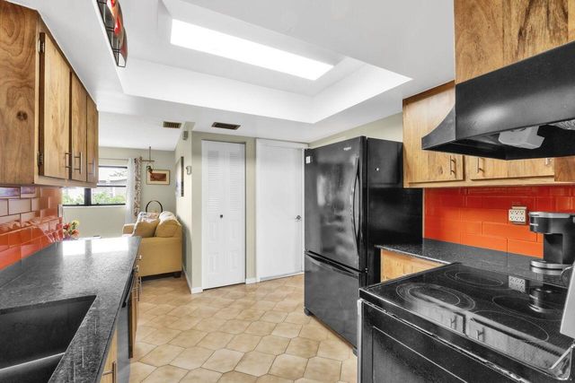 14765 Country Lane, Delray Beach, FL 33484