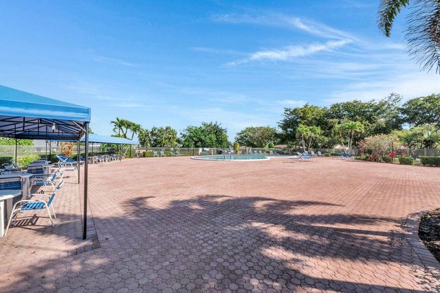 14765 Country Lane, Delray Beach, FL 33484