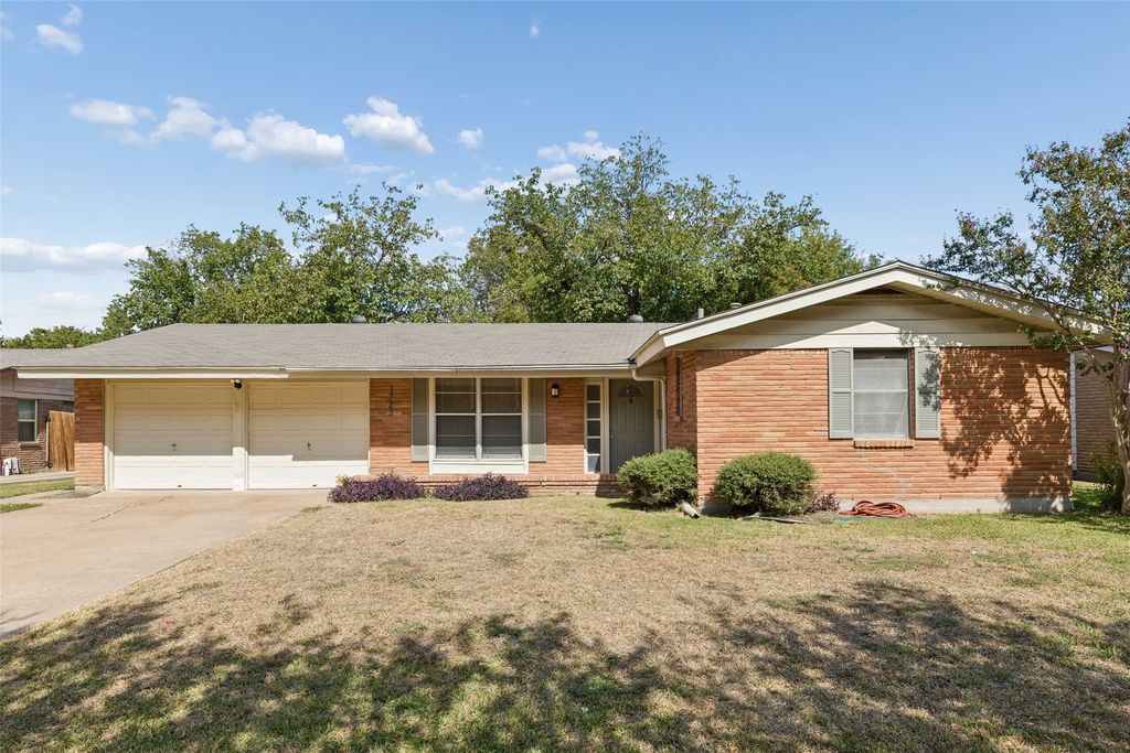1723 Carlisle Street, Irving, TX 75062 — exterior