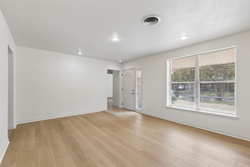 1723 Carlisle Street, Irving, TX 75062 — photo 4