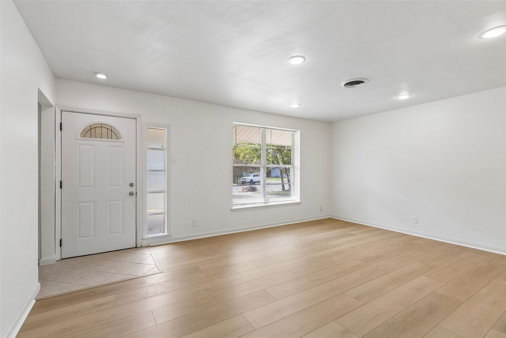 1723 Carlisle Street, Irving, TX 75062 — photo 5